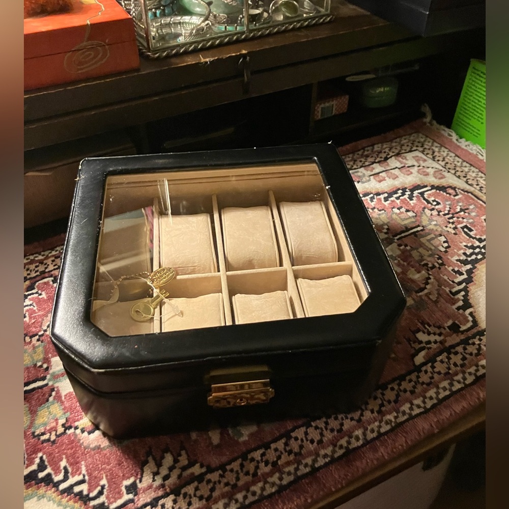 SALE💥Wolf Watch Box Lock & key